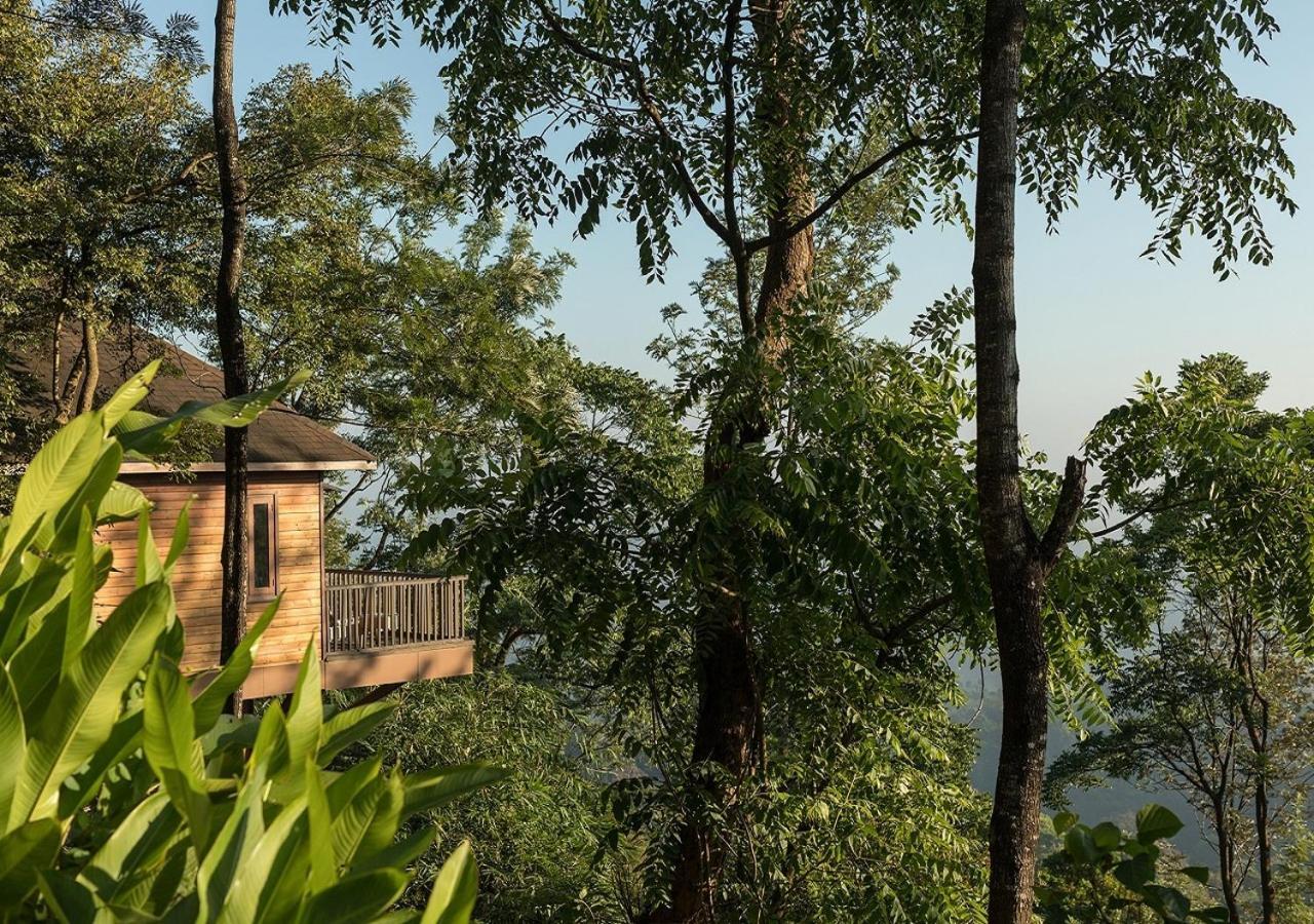 The Tamara Coorg Hotel Kakkabe Exterior photo