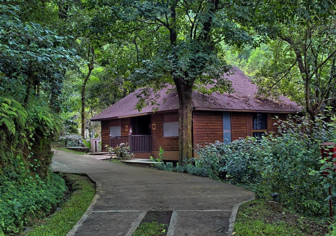 The Tamara Coorg Hotel Kakkabe Exterior photo