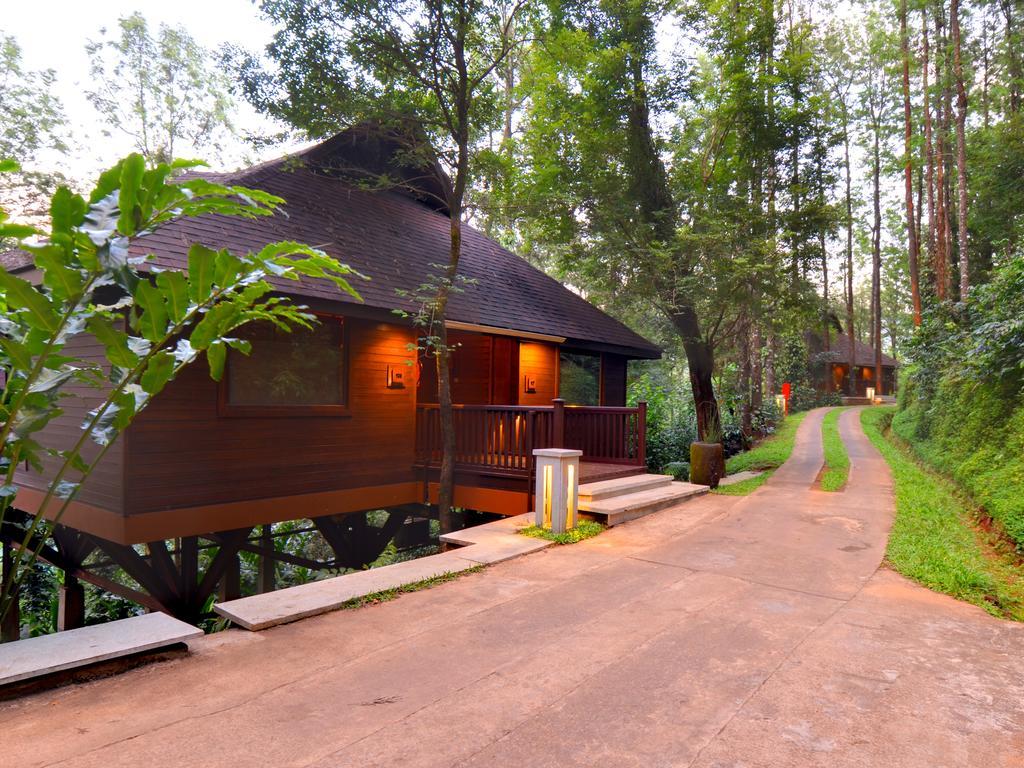 The Tamara Coorg Hotel Kakkabe Exterior photo
